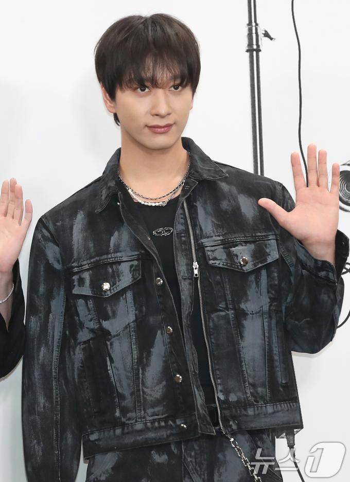 [사진] 2PM 찬성, 훈내 진동