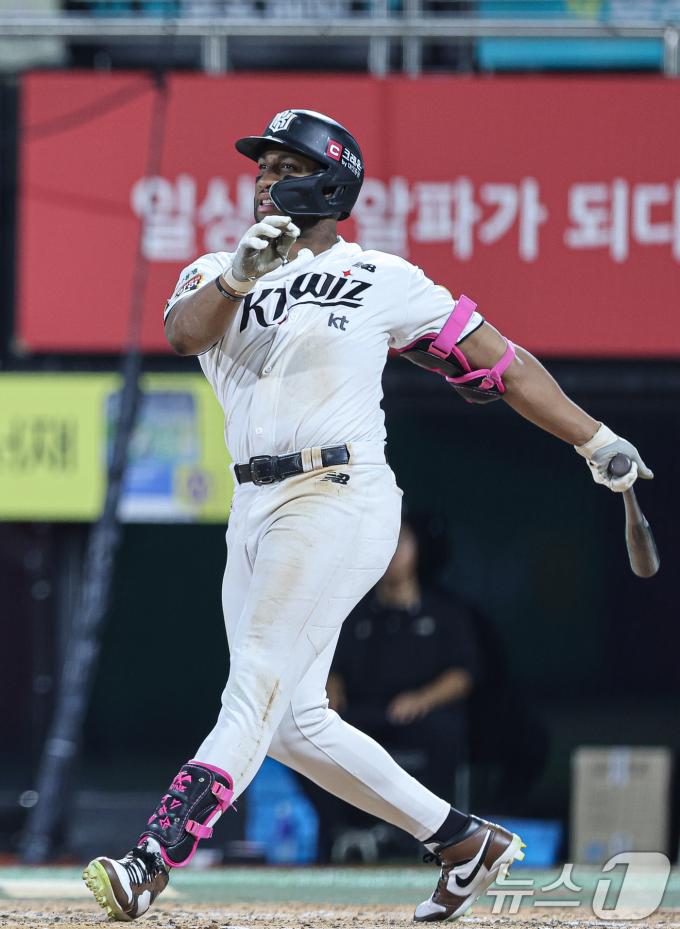 [사진] kt 로하스 '바로 이거야'