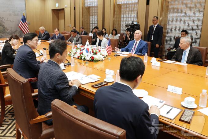 [사진] 우원식 국회의장, 미국 하원의원 방한단 접견