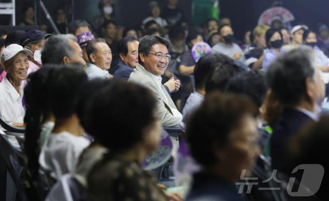 [사진] 오승록 노원구청장, 연희마당놀이 ‘방자전’ 관람