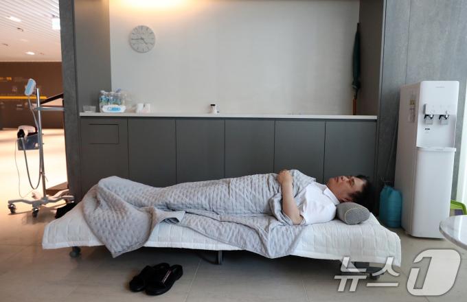 [사진] 단식투쟁 이어가는 임현택 회장