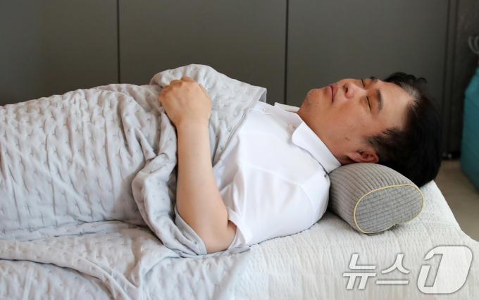 [사진] 로비에 누워 단식투쟁 이어가는 임현택 회장