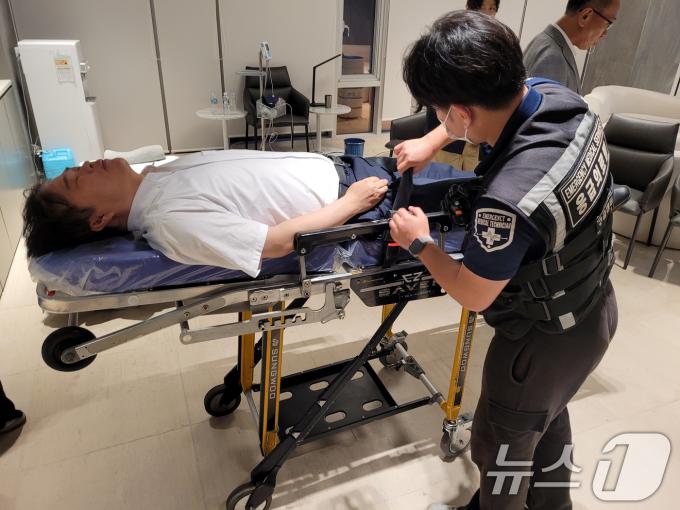 [사진] '단식 6일째' 임현택 의협회장, 건강악화로 병원 후송