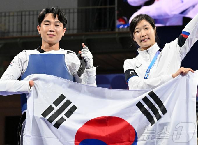 [사진] 태권도 주정훈, 도쿄 대회 이어 2회 연속 동메달 획득
