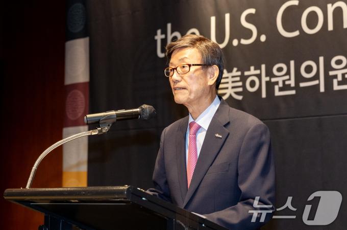 [사진] 환영사 하는 윤진식 무역협회 회장