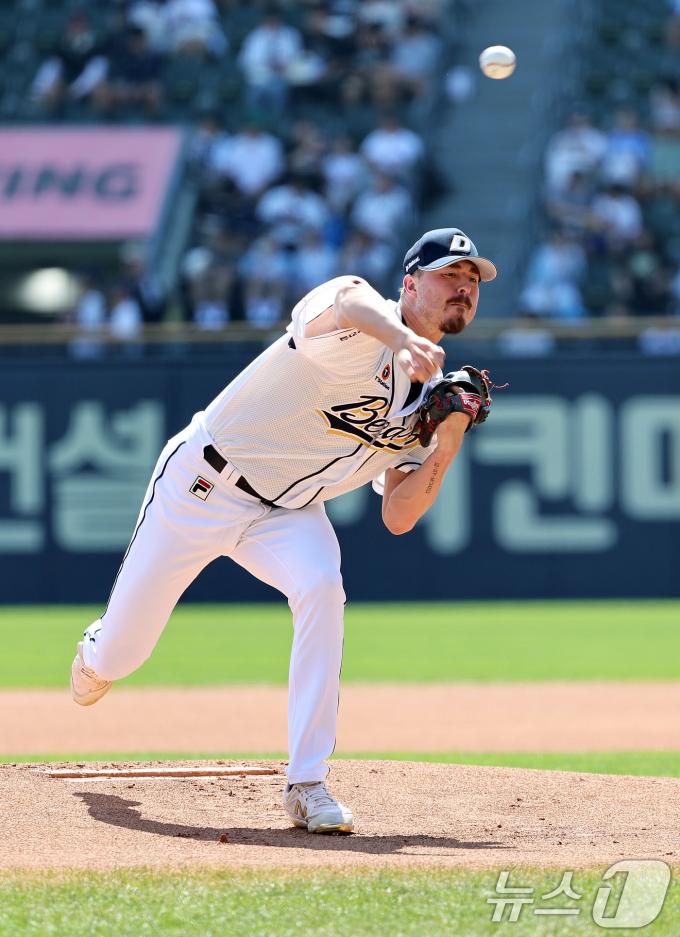 [사진] 두산 선발로 나선 발라조빅