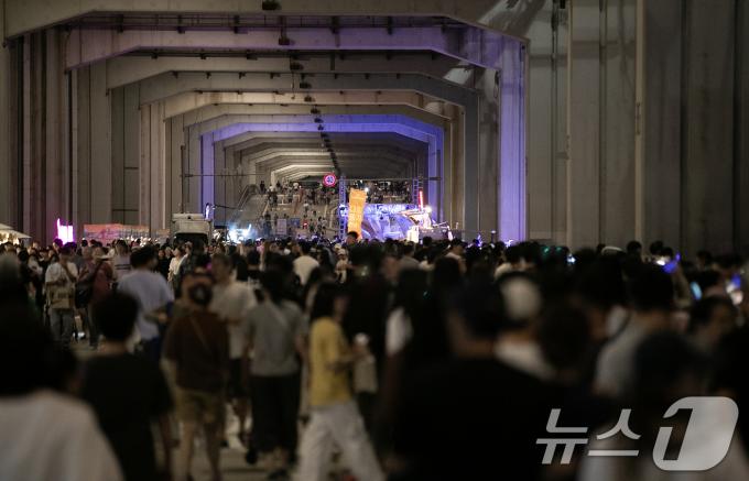 [사진] 뚜벅뚜벅 축제 '북적이는 잠수교