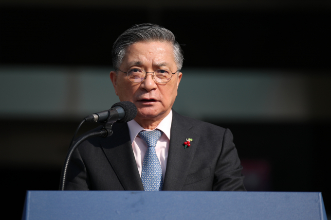 한국토지주택공사(LH)가 정부의 공공주택 공급목표와 3기 신도시·국가산업단지 조성 등 추진 사업들을 고려해 정부에서 LH의 부채비율을 233%까지 상향 조정해야 한다고 주장했다. 사진은 이한준 한국토지주택공사(LH) 사장이 지난 1월 경기 군포시청에서 열린 미래도시지원센터 개소식에 참석해 인사말하는 모습. /사진=뉴스1