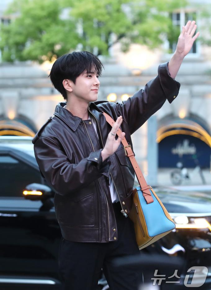 [사진] 더보이즈 영훈, 걸어다니는 조각
