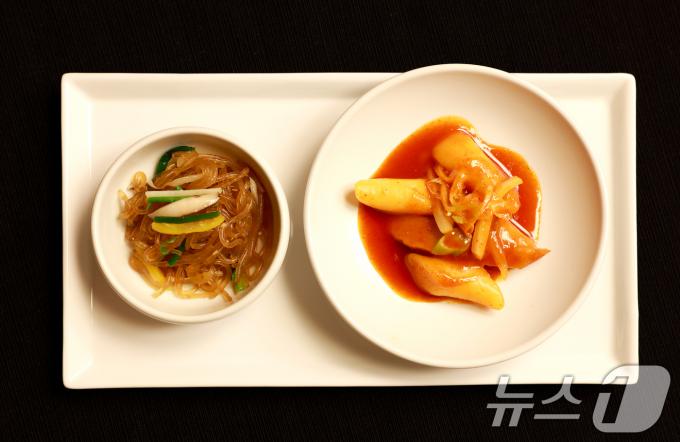 [사진] 미국 상원의원단 초청 만찬에 제공된 떡볶이