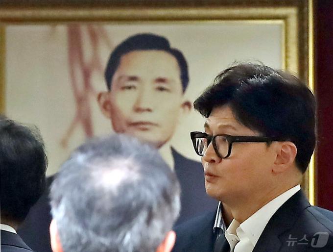 [사진] 한동훈 대표, 박정희 전 대통령 참배