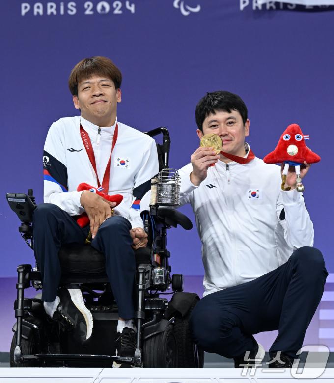 [사진] 정호원 '보치아 금메달 목에 걸고'