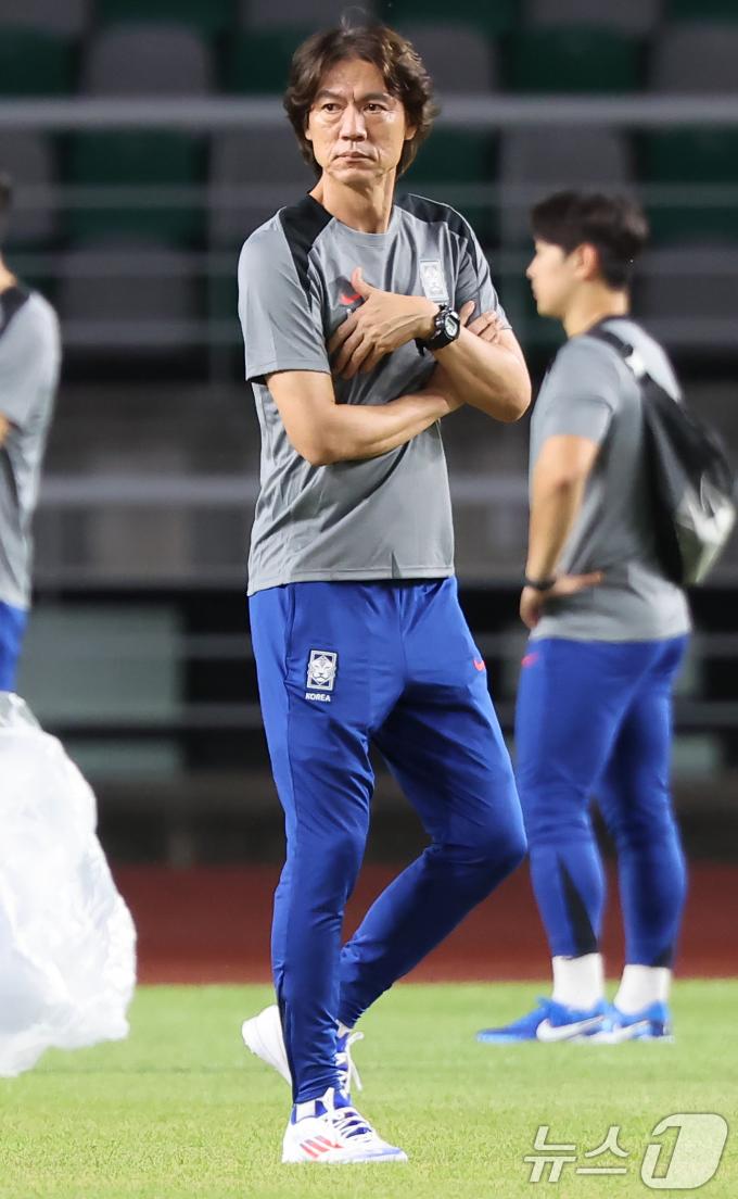 [사진] 데뷔전 앞둔 홍명보 감독
