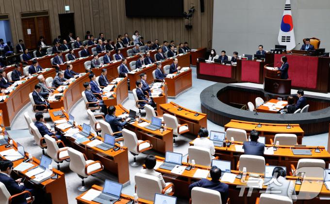 한덕수 국무총리가 2일 오전 서울 여의도 국회에서 열린 제418회국회(정기회) 제1차 예산결산특별위원회 전체회의에서 황정아 더불어민주당 의원 질의에 답하고 있다. 2024.9.2/뉴스1 ⓒ News1 안은나 기자