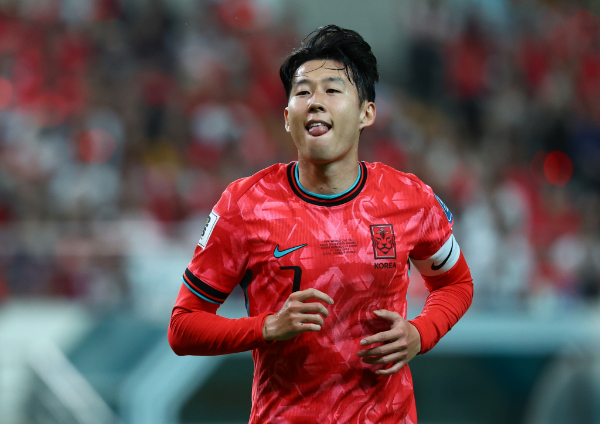 오는 5일 오후 8시 서울월드컵경기장에서 팔레스타인과의 경기가 예정된 가운데 손흥민이 개인 기록을 경신할 수 있을지 여부에 관심이 쏠린다. 사진은 지난 6월 중국과의 경기 중 손흥민의 모습. /사진=뉴시스
