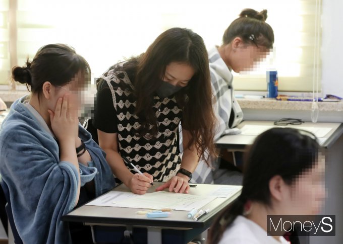 [머니S포토] 9월 모의고사, 전국 고교·입시 지정학원 일제히 실시