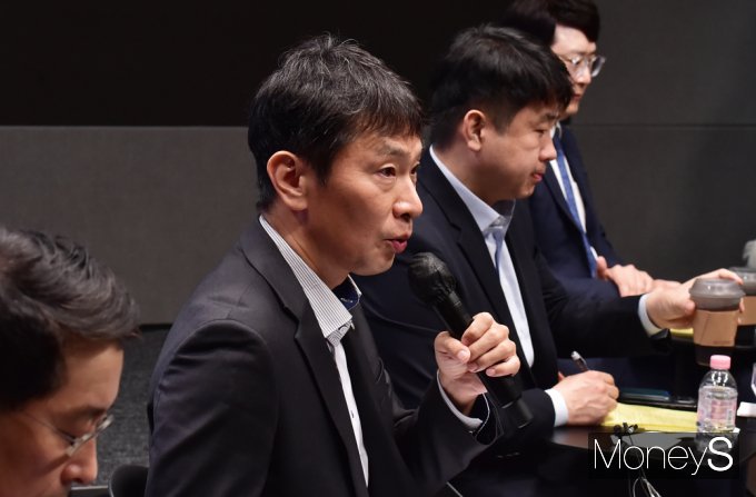 [머니S픽] 대출절벽 아우성에 이복현 