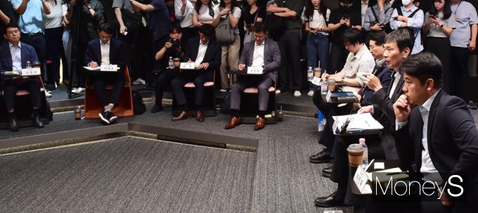 [머니S픽] 대출절벽 아우성에 이복현 