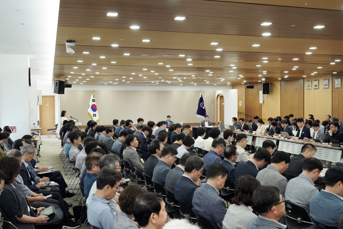 성남시장이 간부 소통회의를 진행하고 있다 / 사진제공=성남시