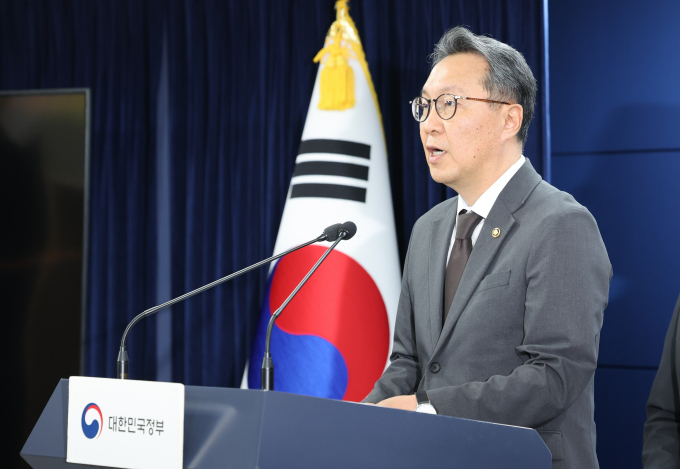 정부가 응급실을 부분 운영 중단하거나 중단 예정인 병원 5곳을 발표하며 필요 지원 추진을 약속했다. 사진은 박민수 보건복지부 제2차관이 4일 서울 종로구 정부서울청사에서 응급의료 등 비상진료 대응 관련 브리핑을 하는 모습. /사진=뉴스1