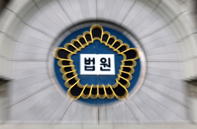 고교생을 폭행해 극단적 선택에 이르게 한 가해자 2명이 항소심에서 늘어난 형량을 선고받았다. /사진=뉴시스