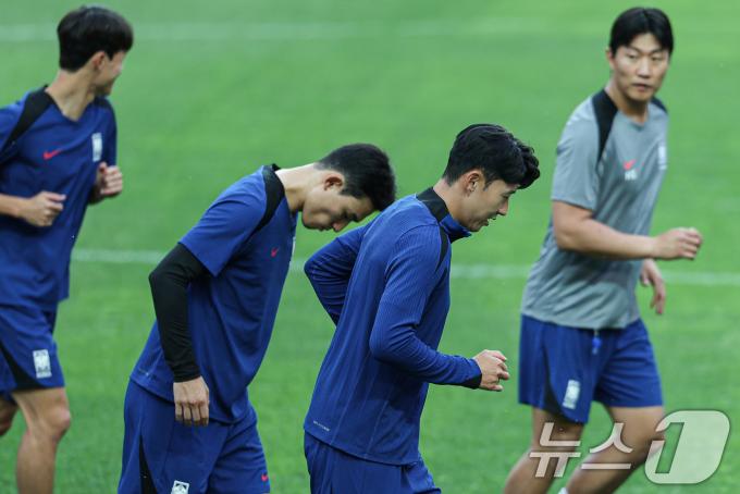 [사진] 손흥민 '올림픽 아시아지역 3차 예선 앞두고'