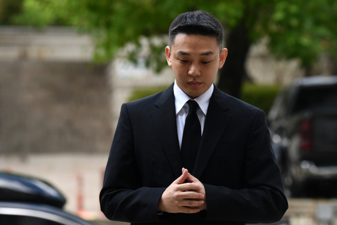 검검찰이 프로포폴과 대마 등 마약을 상습 투약한 혐의 등으로 징역 1년을 선고받고 구속된 유아인(본명 엄홍식·38)에 대한 판결에 항소했다. 사진은 지난 3일 서울 서초구서울중앙지방법원에서 열린 1심 선고기일에 출석한 배우 유아인. /사진=뉴시스(공동취재)