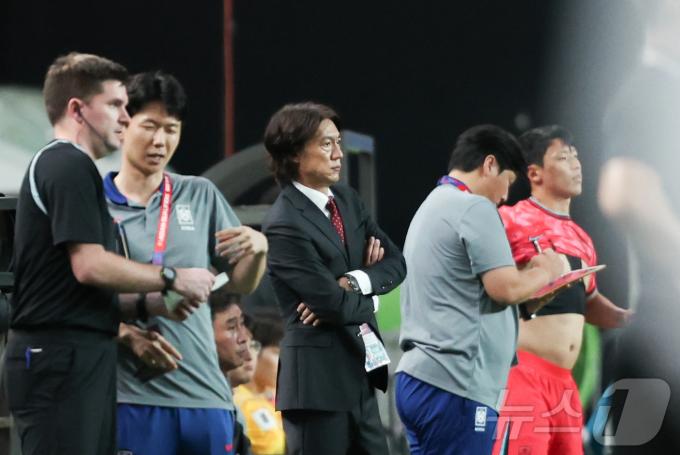 [사진] 홍명보 '황희찬 투입'