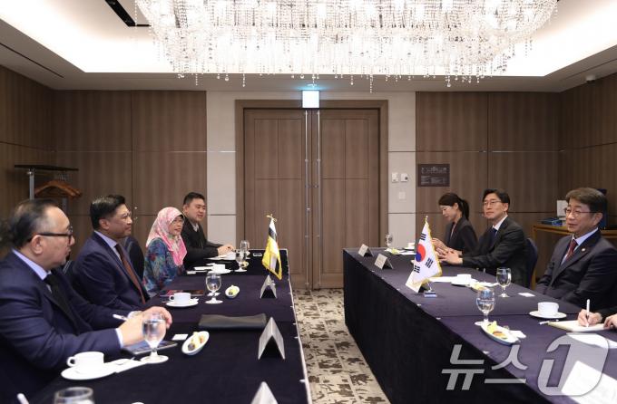 [사진] 박상우 장관, 브루나이 장관과 양자회담