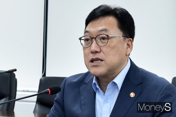 [머니S픽] 김병환, 저축은행업 만나 