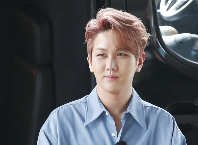 가수 김수찬의 부친이 전 부인이 '무엇이든 물어보살'에 나와 밝힌 내용에 대해 "내용이 부풀려졌다"라고 입장을 밝힌 가운데, 김수찬이 "또다시 거짓말로 일관하고 있다"라고 재반박에 나섰다. 사진은 지난 2020년 서울 영등포구 여의도 KBS 홀에 들어서는 가수 김수찬. /사진=뉴스1