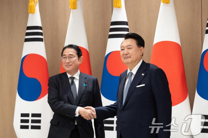 [사진] 윤석열 대통령·기시다 총리 12번째 정상회담