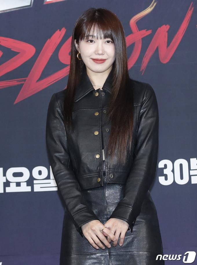 가수 정은지가 16일 서울 마포구 스탠포드호텔코리아에서 열린 JTBC 새 오디션 프로그램 '걸스 온 파이어' 제작발표회에서 포즈를 취하고 있다. '걸스 온 파이어'는 개성 넘치는 보컬 실력자들이 모여 'NEW K팝' 여성 보컬 그룹의 탄생을 그리는 JTBC의 신규 오디션 프로그램이다. 2024.4.16/뉴스1 ⓒ News1 권현진 기자