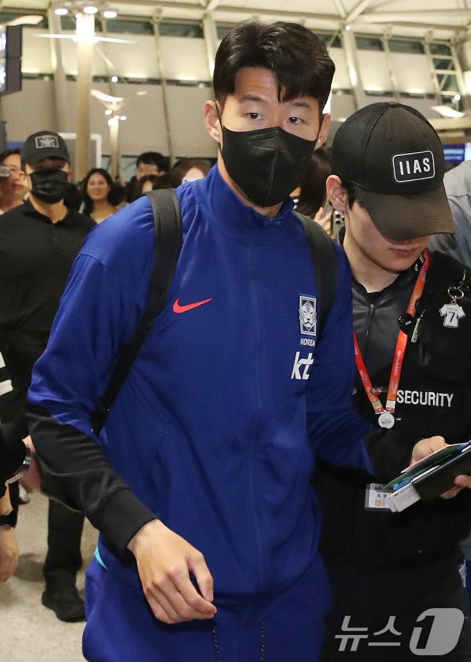[사진] 출국하는 손흥민