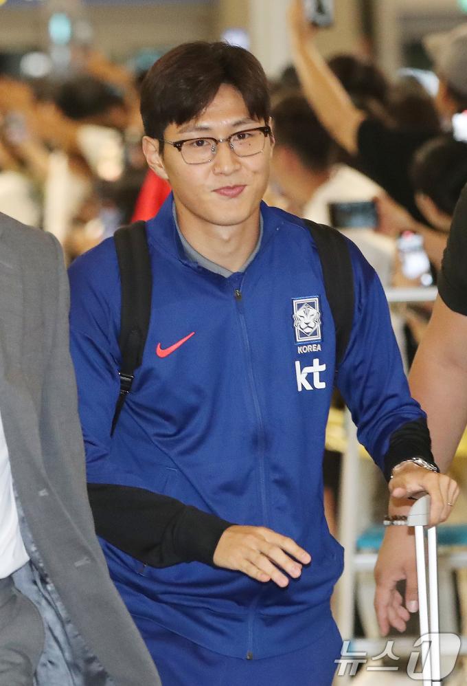 [사진] 오만과 경기위해 출국하는 이강인