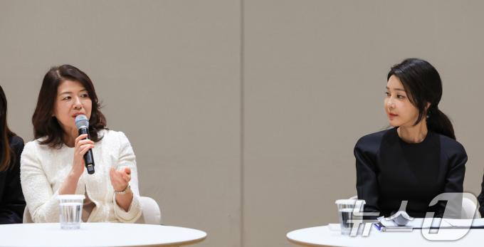 [사진] 김건희 여사, 유코 여사와 함께