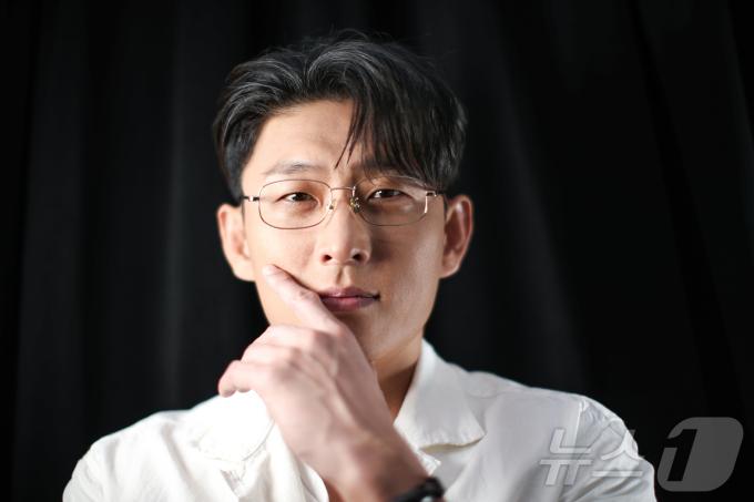 [사진] '백설공주' 고준, 부드러운 눈빛