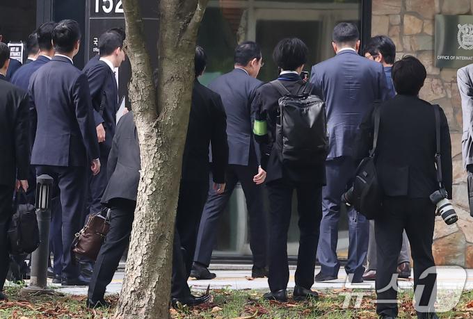 [사진] 유학생 간담회 위해 서울대 방문한 기시다 日 총리