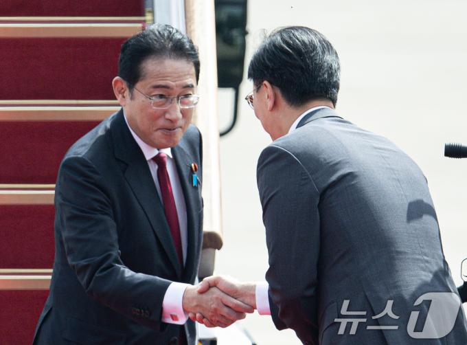 [사진] 기시다 후미오 일본 총리 '출국'