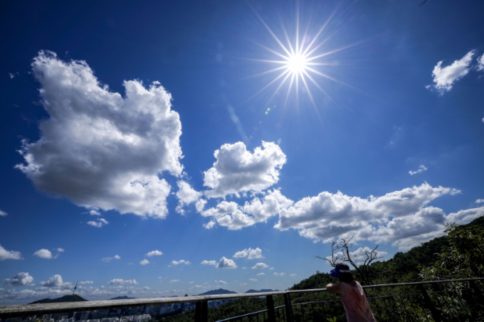 지난달 29일 서울 종로구에 파란 하늘이 보이고 있다. /사진=뉴스1