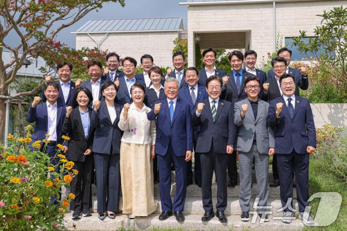 [뉴스1 PICK]이재명·문재인 