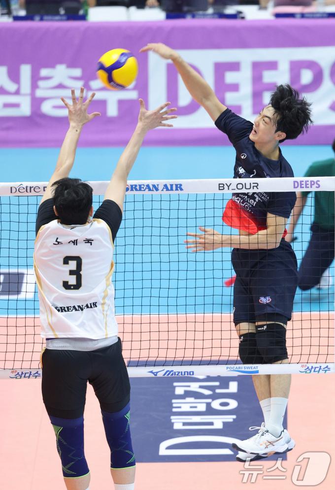 [사진] 날아오르는 이우진