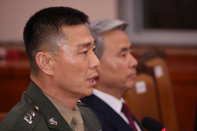 순직한 해병대 채모 상병 어머니가 경찰조사에서 무혐의를 받은 임성근 전 해병대 1사단장에 대해 "혐의자로 밝혀져 처벌되길 바라고 또 바란다"는 입장을 남겼다. 사진은 임성근 전 해병대 1사단장이 법제사법위원회 윤석열 대통령 탄핵소추안 즉각 발의 요청에 관한 청원 관련 청문회에서 손을 들어 발언기회를 얻은 뒤 발언하는 모습. /사진=뉴시스