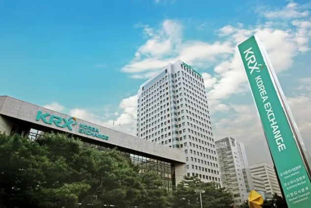 한국거래소가 주당 3000원을 중간배당하기로 결정했다. 사진은 한국거래소 여의도 사옥./사진=한국거래소 