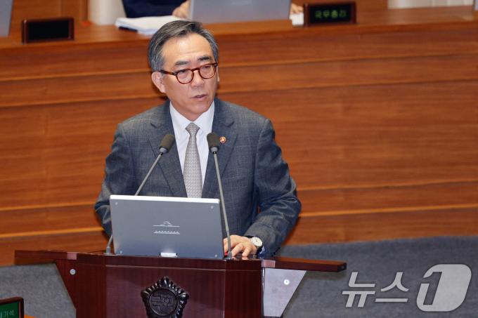 [사진] 답변하는 조태열 장관