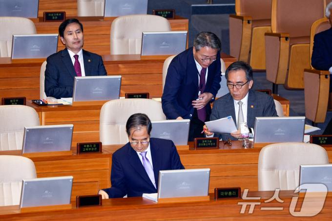 [사진] 대정부질문 출석한 조태열 외교장관