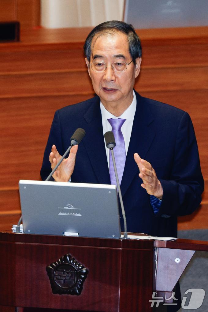[사진] 답변하는 한덕수 총리