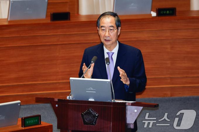 [사진] 답변하는 한덕수 총리