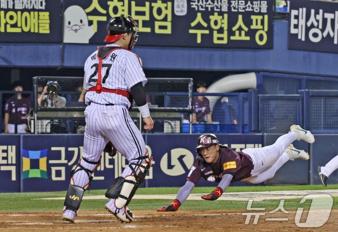 [사진] 김태진 '이 한몸 바쳐'
