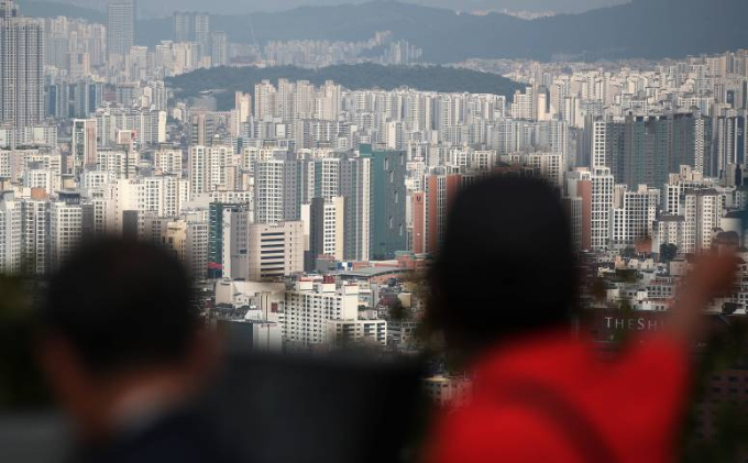 서울 중구 남산에서 바라본 서울시내 아파트 밀집지역 모습./사진=뉴스1